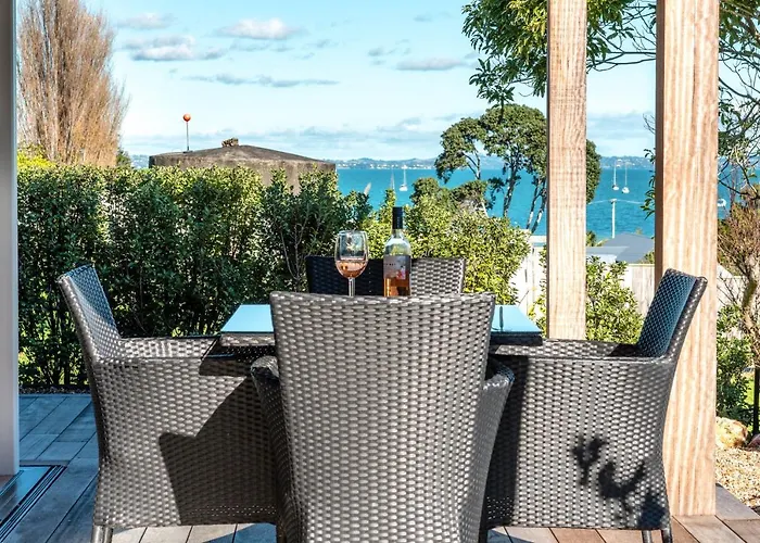 Moa 30 Runga - Stay Waiheke