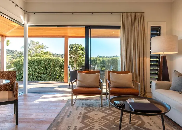 Moa 30 Runga - Stay Waiheke